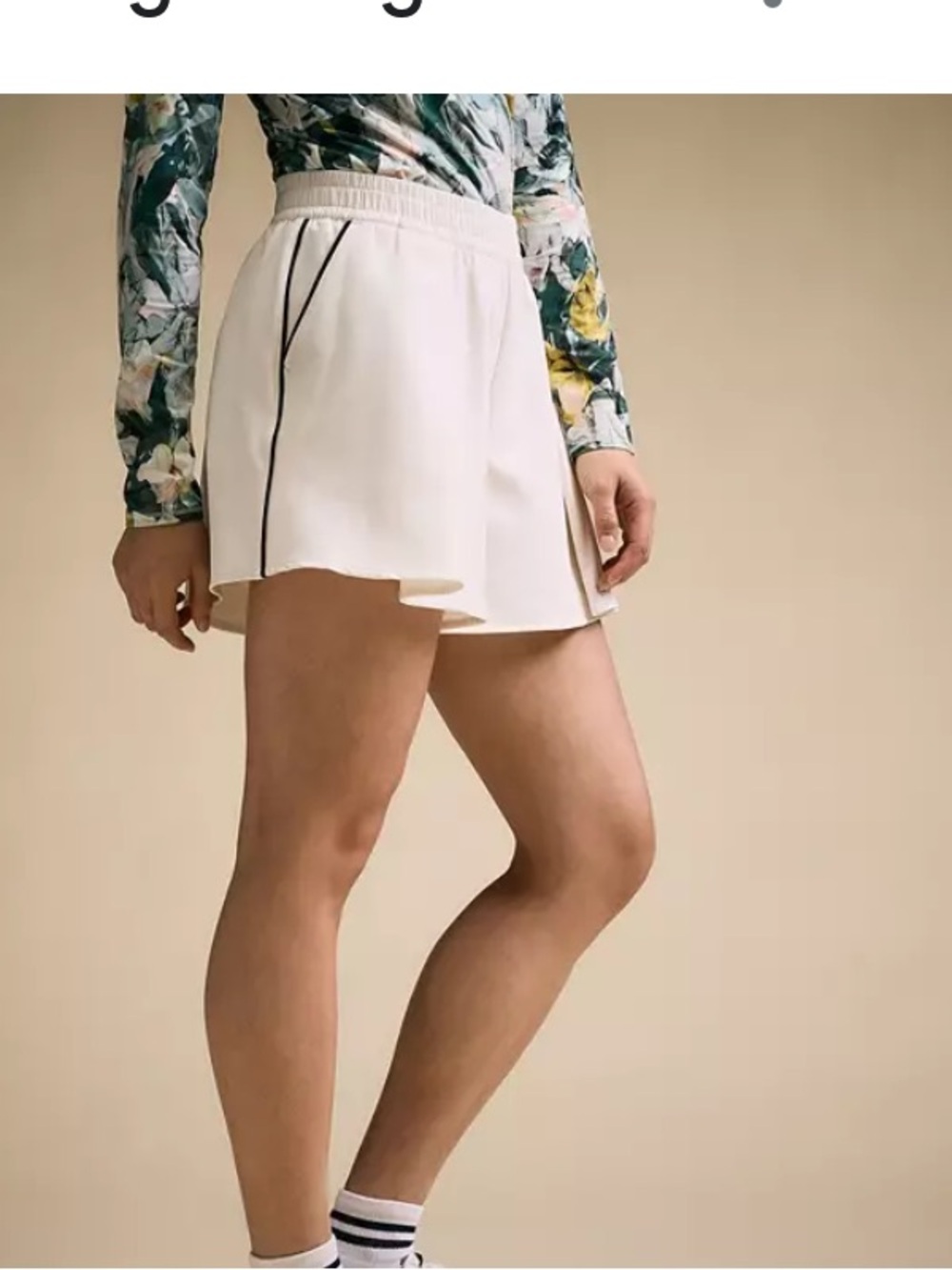 CALIA by Carrie Underwood Pure ivory fashion Shorts with Black Piping Accents